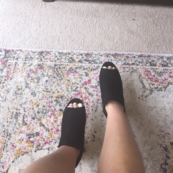 New fall winter black Peep Toe cut out booties - Picture 7 of 7